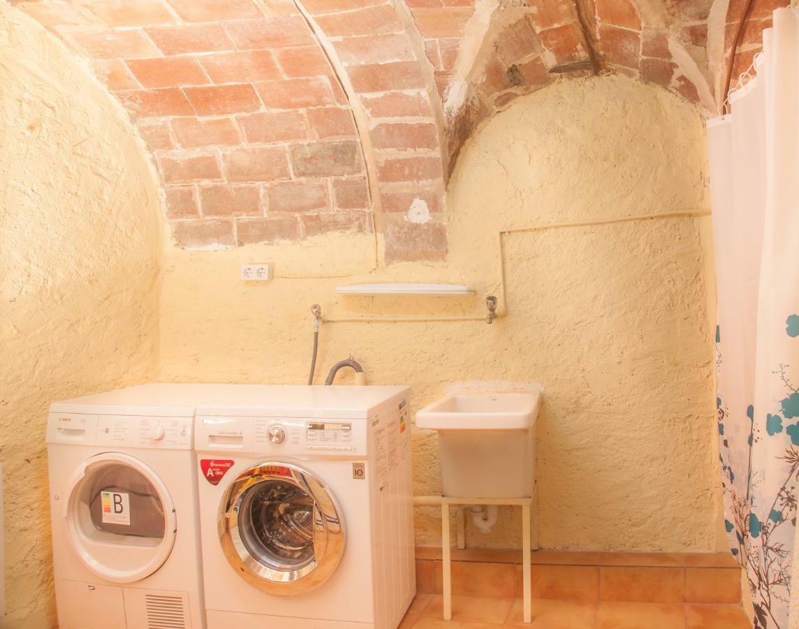 Hostal Cal Xaiet Llampaies Exterior foto