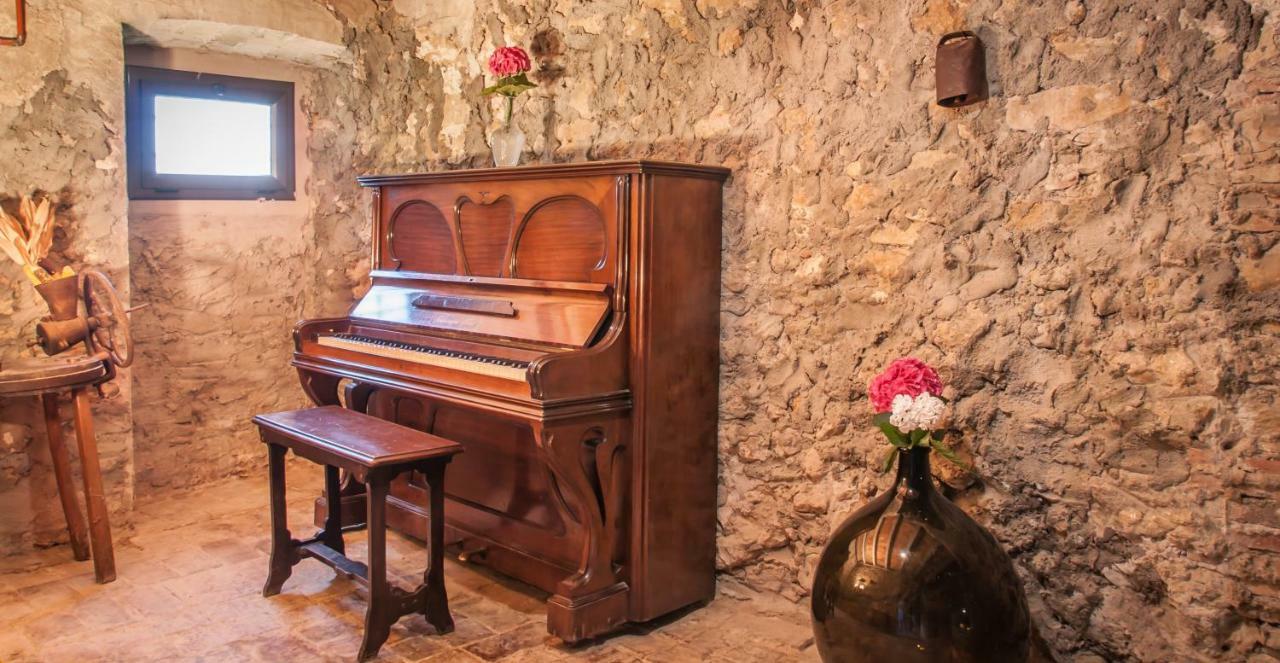Hostal Cal Xaiet Llampaies Exterior foto